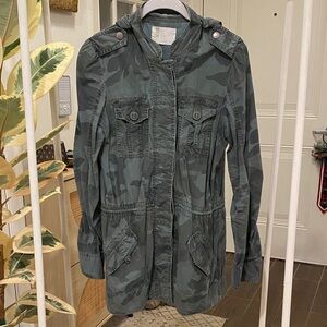 Vintage Y2K Urban Outfitters Camouflage Jacket